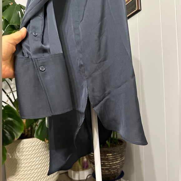 🛍️NWOT.Looks good with a belt! Sexy soft button up shirt dress Size XS - Picture 2 of 9